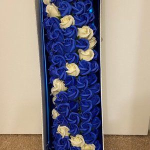 Blue Roses Gift Box (preserved flower)